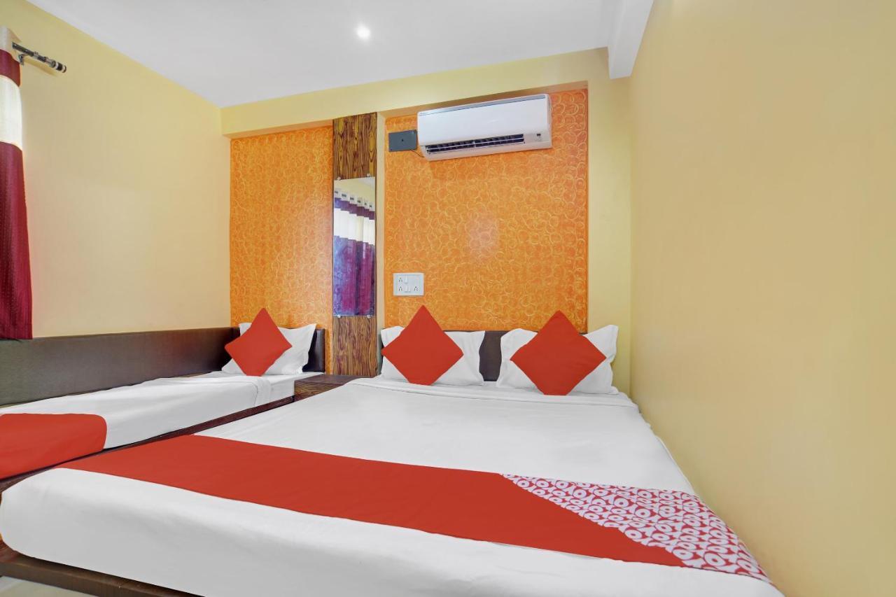 Oyo 79454 Shree Laxmi Palace Hotel Ujjain Bagian luar foto