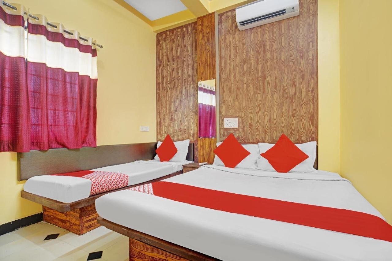 Oyo 79454 Shree Laxmi Palace Hotel Ujjain Bagian luar foto
