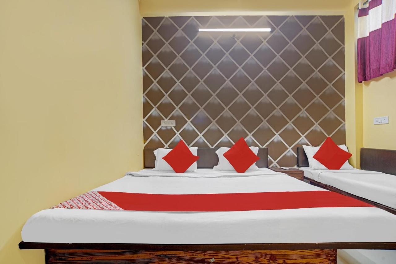 Oyo 79454 Shree Laxmi Palace Hotel Ujjain Bagian luar foto